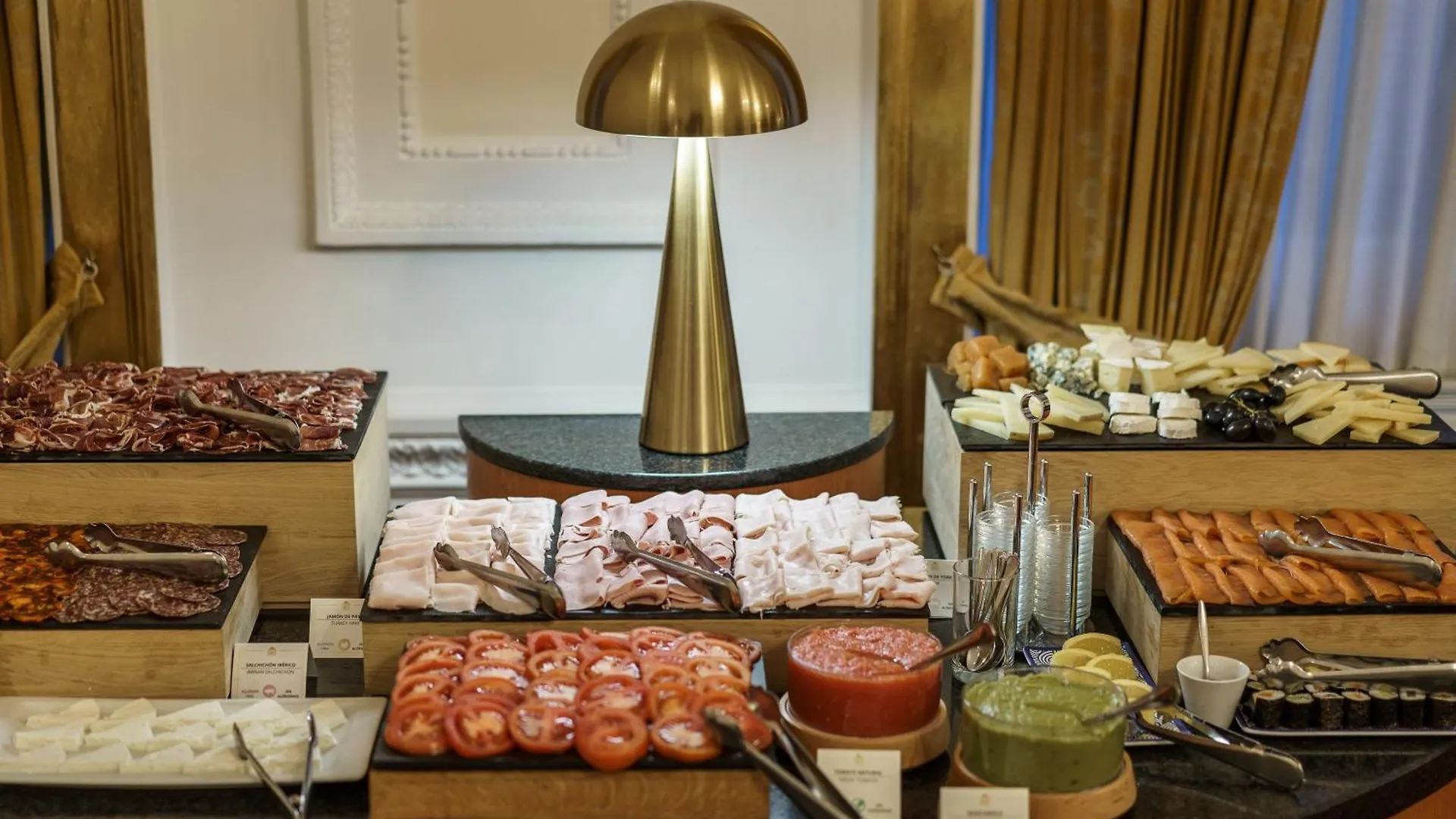Hotel Carlton Bilbao 5*,  España