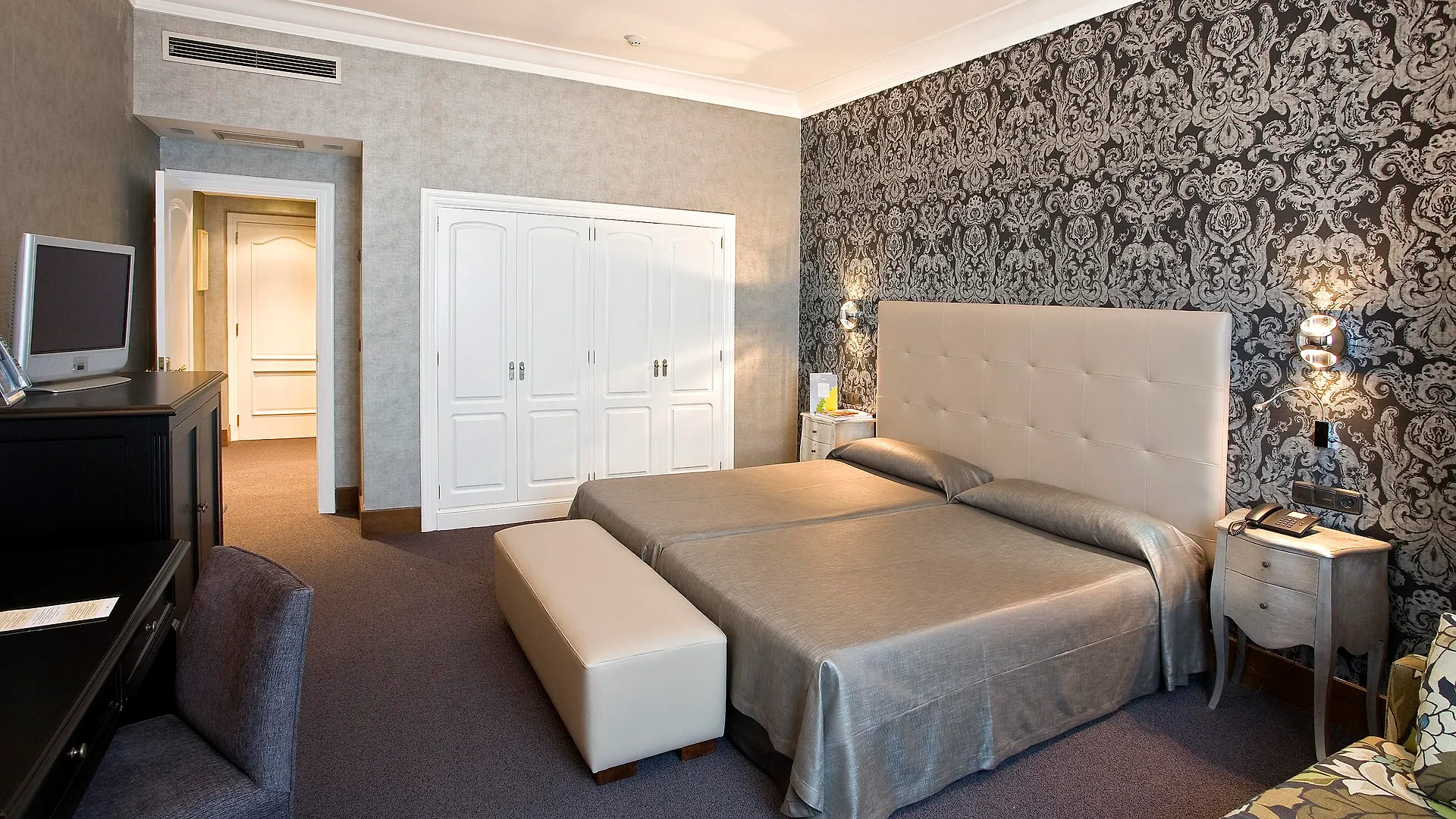 Hotel Carlton Bilbao 5*,  Spanien